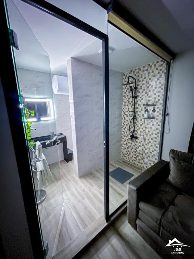 J&S Apartments Ni Esterno foto