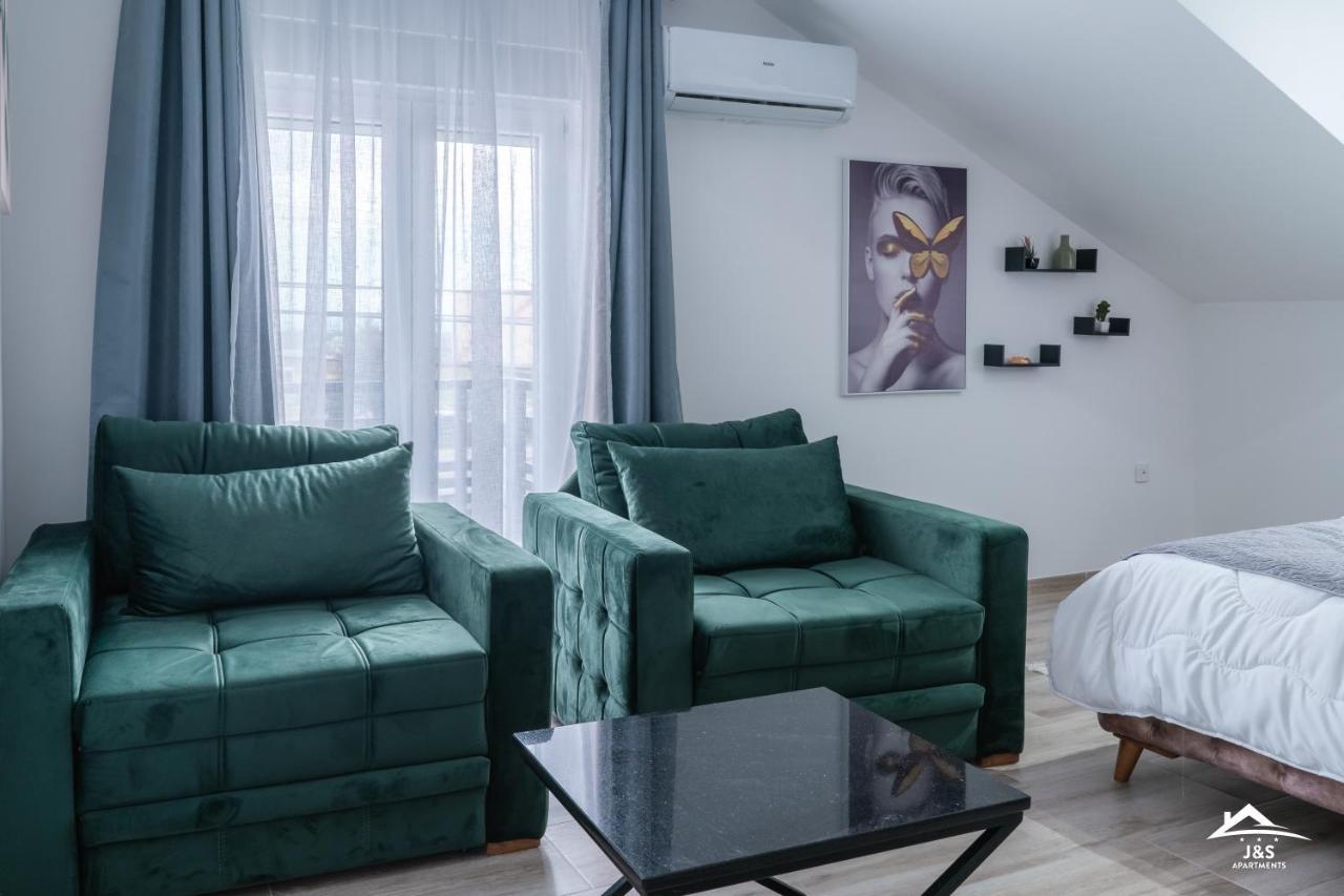 J&S Apartments Ni Esterno foto
