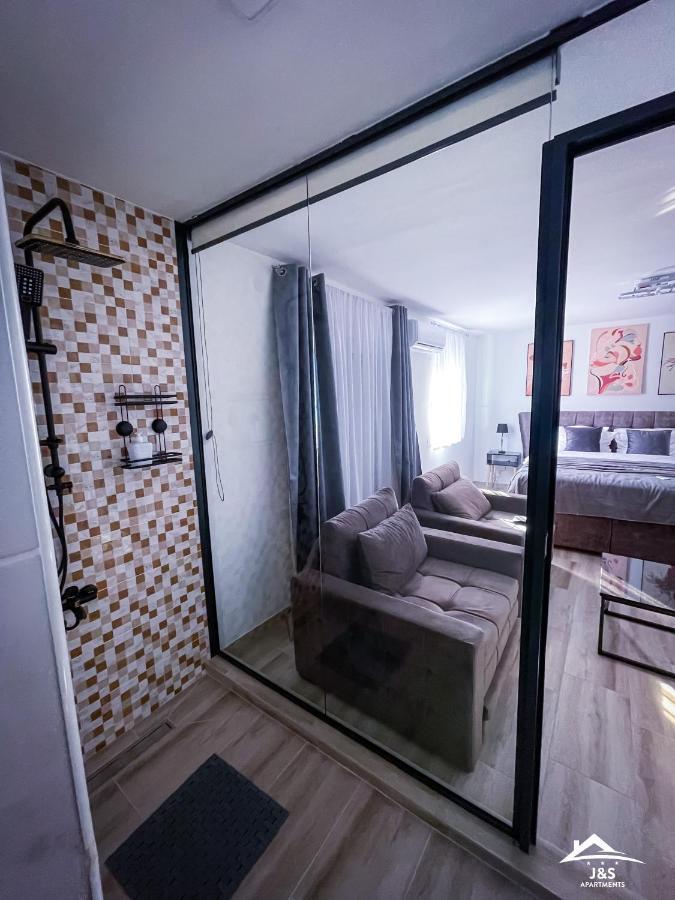 J&S Apartments Ni Esterno foto